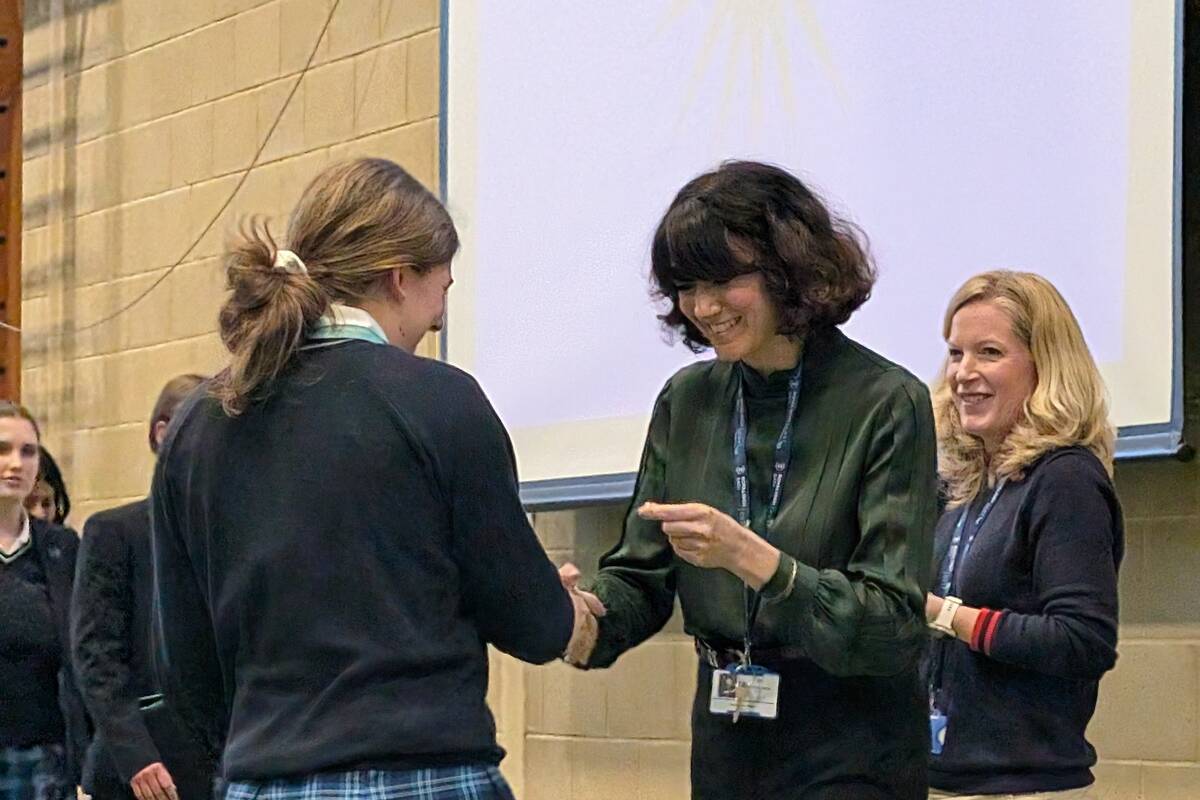 PXL 20251212 150022332