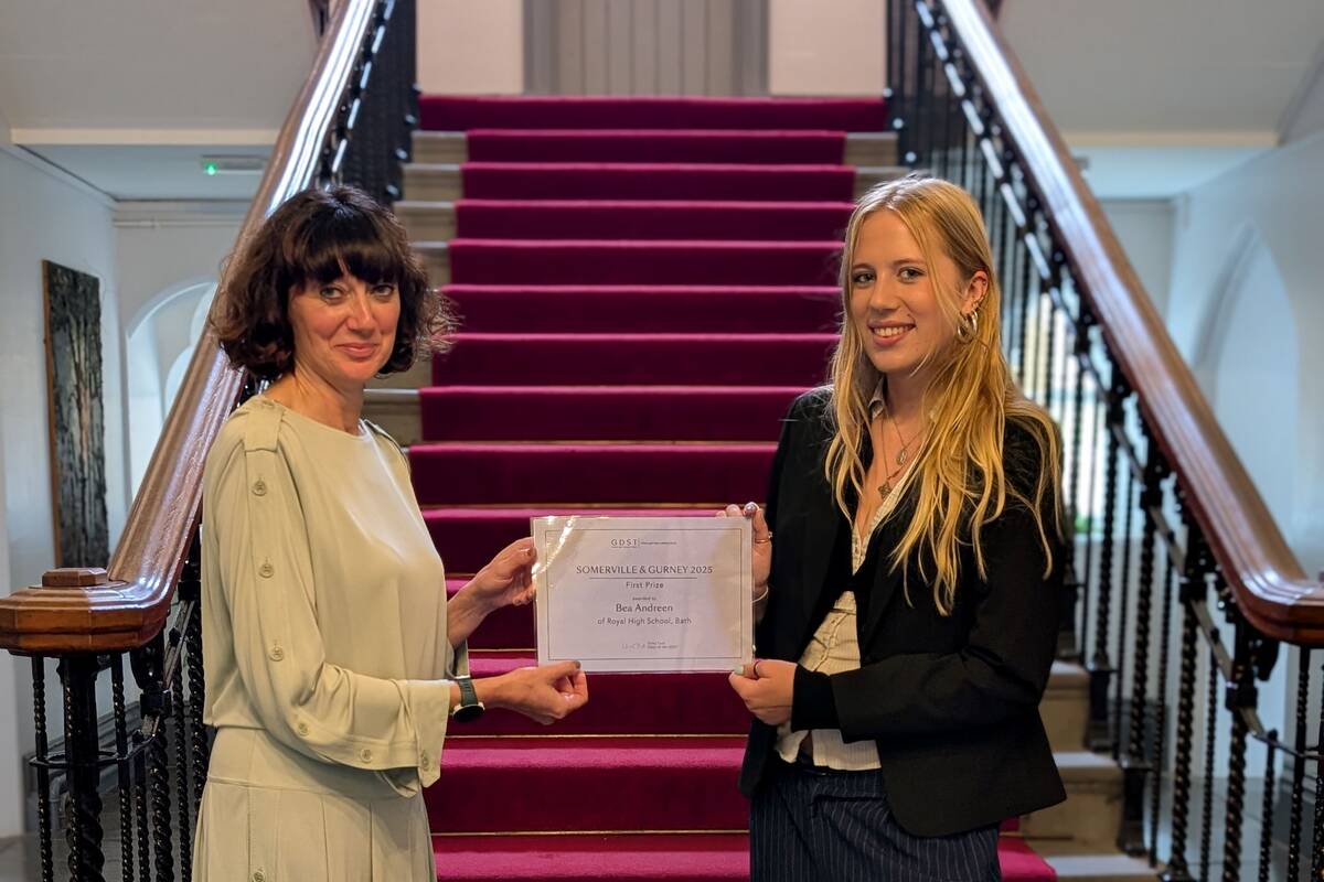 PXL 20250905 140222363 PORTRAIT