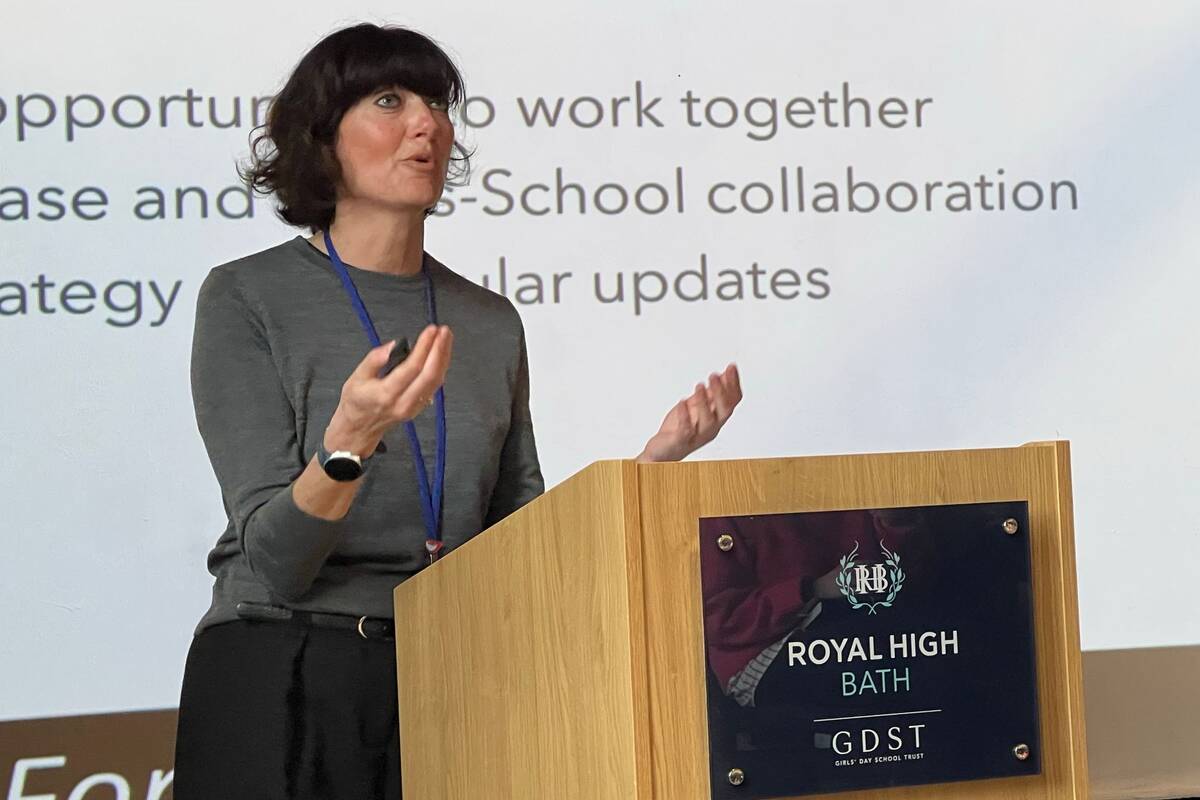 PHOTO 2025 04 04 19 40 56